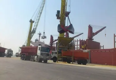 اجبار رانندگان خود مالک به حمل بار گندم با تهدید به عدم ارایه مجوز بارگیری 