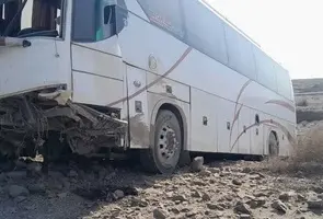 خروج اتوبوس از جاده در محور چادرملو ساغند 