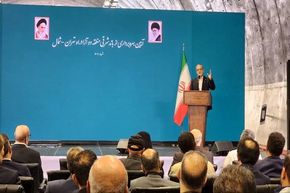 رئیس جمهور: پروژههای عمرانی نباید ده ها سال طول بکشند