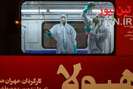 ضدعفونی کردن واگن‌های متروی تهران