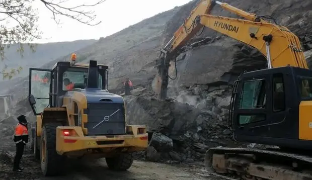 جاده ارتباطی ۱۲ روستای سیل زده  در شهرستان مشگین شهر بازگشایی شد