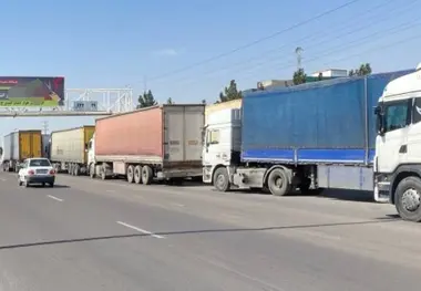 افزایش ورودی پایانه امیرکبیر؛ اعتراض رانندگان کامیون به جهش قیمت ها و ثبات کرایه/ لاستیک جفتی ۱۸۰ میلیون