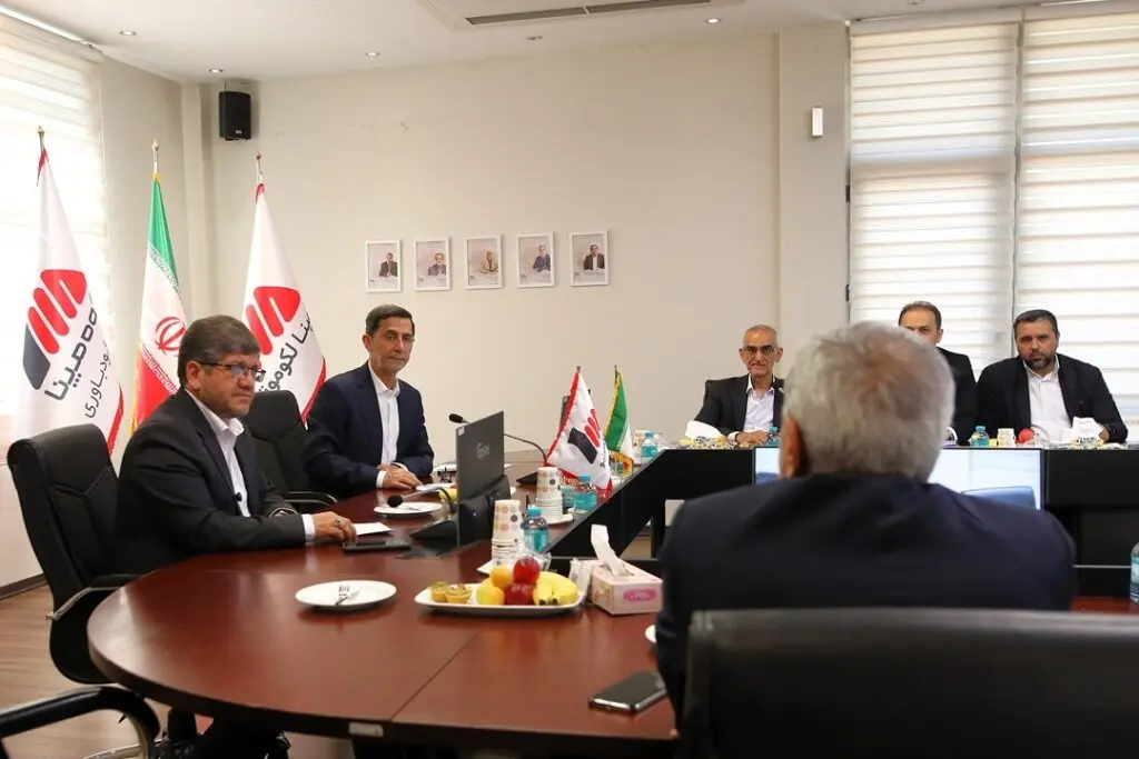 بازدید مدیرعامل راه‌آهن از کارخانه شرکت مهندسی و ساخت لکوموتیو مپنا (10)
