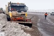 بارش برف و کولاک راه ارتباطی صدها روستای آذربایجان شرقی را مسدود کرد