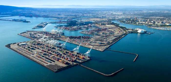 Port of Long Beach to use “green” cargo handling equipment