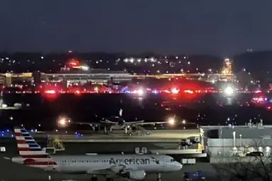 توقف پروازها در فرودگاه ریگان واشنگتن در پی تهدید بمب گذاری + فیلم