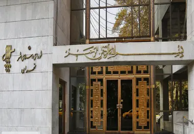 برخی پیمانکاران شهرداری تهران تجمع کردند