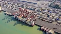 پهلودهی کشتی حامل کالای اساسی در بندر امام خمینی