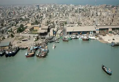 تعمیرات اساسی اسکله های بندر بوشهر