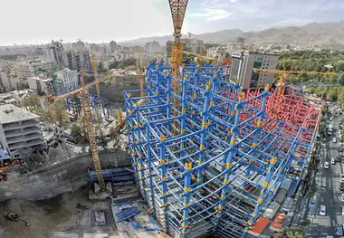 ساخت هتل و مجتمع تجاری در دو پارکینگ مهم پایتخت
