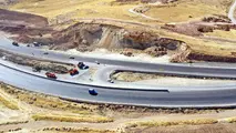 عملیات راهسازی در قطعه رانشی کیلومتر ۱۱ بزرگراه ایلام مهران شتاب می گیرد 