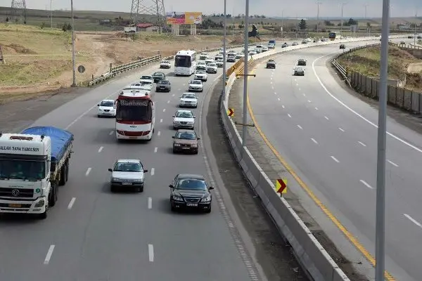 تردد ۴.۱ میلیون خودرو در جاده‌های آذربایجان‌شرقی 