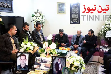 دیدار وزیر راه و شهرسازی با خانواده یکی از جانباختگان حادثه هواپیمای اوکراینی