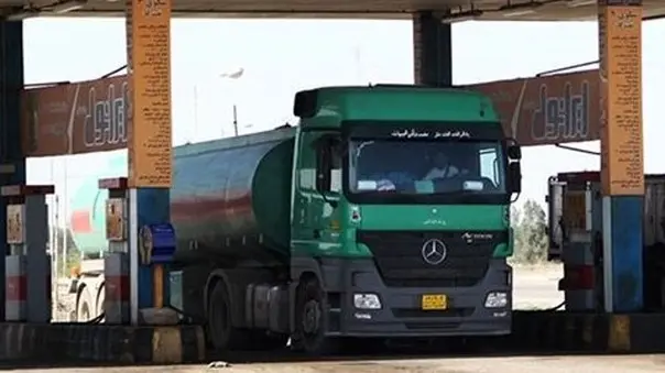 سوخت گیری عجیب کامیون های افغانستان با باک های چند هزار لیتری/ حمل کالا یا قاچاق سوخت؟