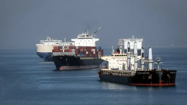 عوارض کشتی‌ هایی که از تنگه هرمز عبور می‌کنند باید به ایران پرداخت شود + فیلم