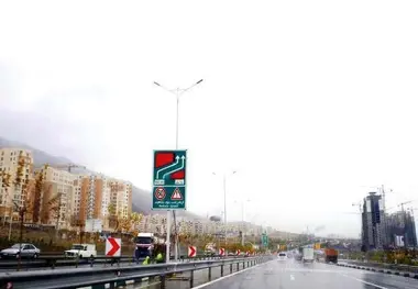 نوسازی و نصب المان ها و علائم ترافیکی محدوده ورودی غربی پایتخت