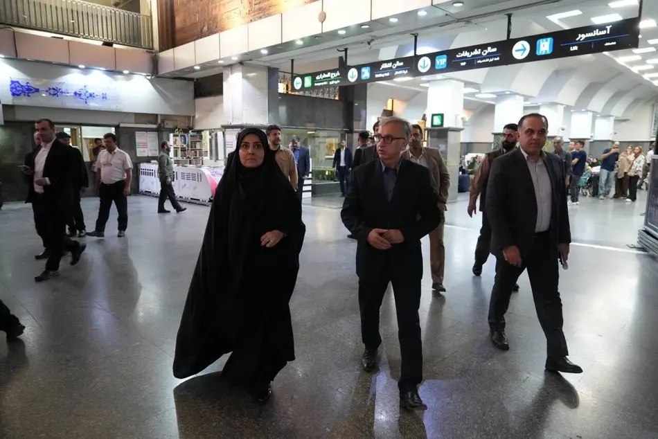 بازدید وزیر راه از راه آهن تهران/افزایش تعداد قطارها برای پاسخ به مطالبات مردم