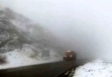 کولاک و مه غلیظ در جاده های زنجان حاکم است
