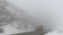 کولاک و مه غلیظ در جاده های زنجان حاکم است

