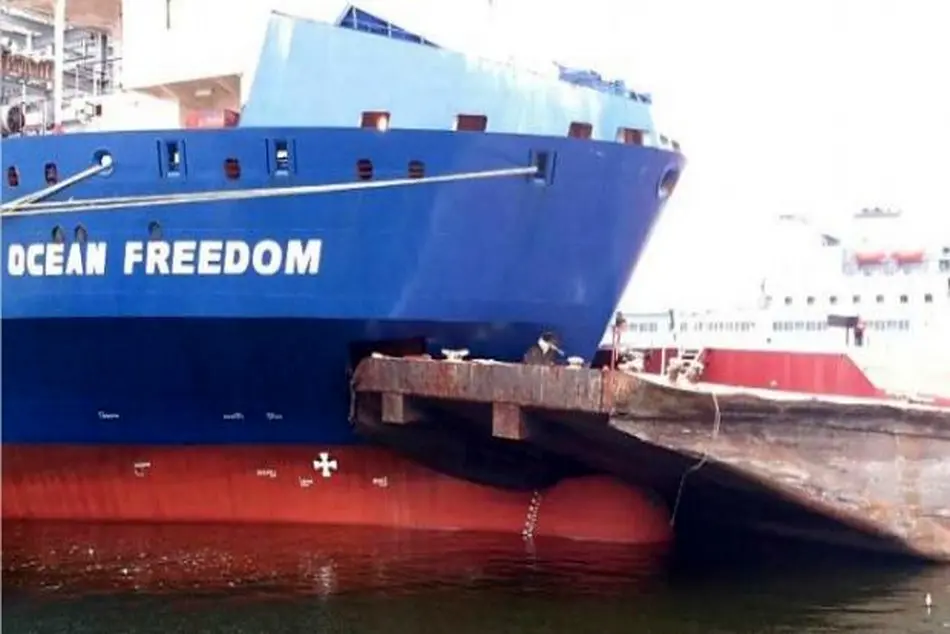 NTSB: Cargo vessel allides with pier