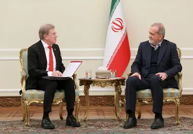عزم دولت ایران برای تکمیل راهگذر شمال جنوب جدی است/وزیر راه و شهرسازی پیگیر اجرای توافقنامه خط آهن رشت آستارا است 