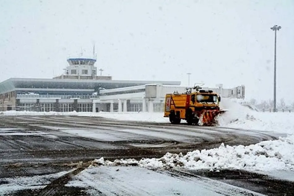 کاهش دیدافقی پروازهای ورودی فرودگاه ارومیه را مختل کرد