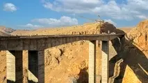 احداث مرتفع ترین پل آزادراهی کشور در اصفهان-شیراز