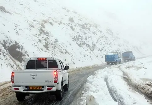 بارش برف در جاده‌های ۱۲ استان 