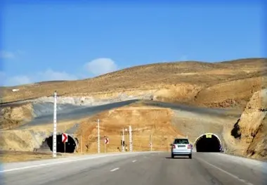 تصادف چند دستگاه ناوگان سنگین باری در گردنه شیبلی