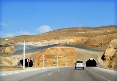 تصادف چند دستگاه ناوگان سنگین باری در گردنه شیبلی