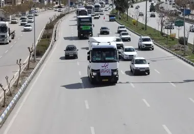 کامیون‌ داران آذربایجان غربی با شعار «در میدان هستیم» به بنادر اعزام شدند