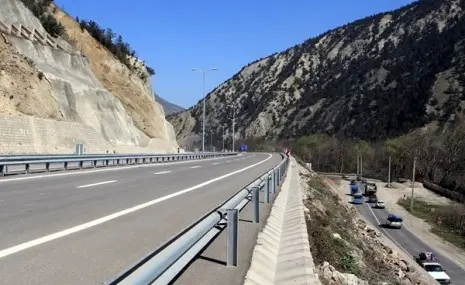 اجرای ۳۵۰ کیلومتر بزرگراه در استان اردبیل و ایمن سازی جاده‌های شمالی 