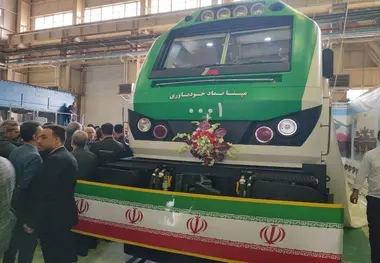 وعده متفاوت 500 میلیون دلاری مدیرعامل راه آهن در مراسم رونمایی لوکوموتیو مپ 30
