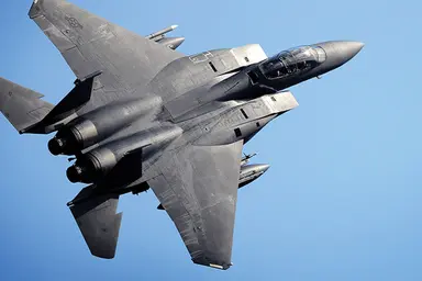 سرنگونی جنگنده اف-۱۵ آمریکایی توسط ایران؛ ویژگی های جنگنده اف-۱۵ چیست؟+ فیلم