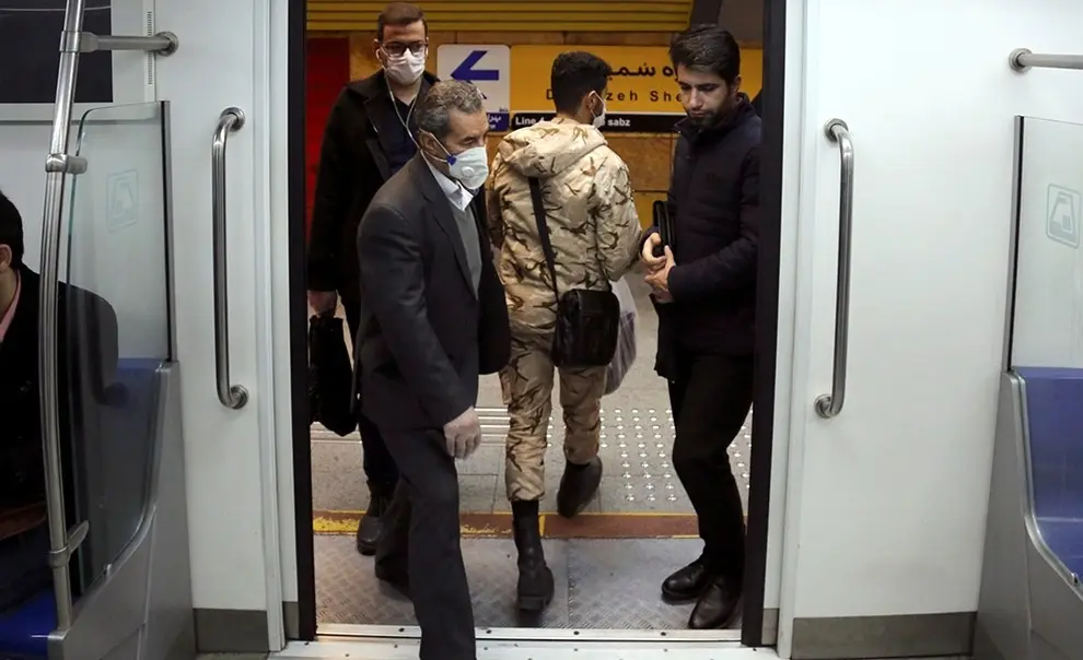 پیشنهاد استفاده اجباری از ماسک در مترو رد شد