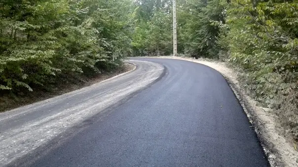 اجرای عملیات بهسازی و آسفالت راه روستایی سنگ بن - لاجیم ساری