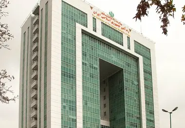 عرضه ۶۳۶ تن ضایعات فلزی و بشکه خالی راه‌ آهن در بورس کالا
