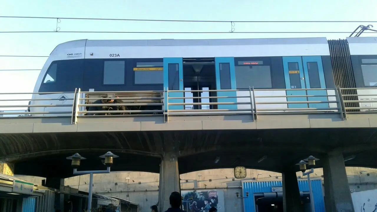  نقص فنی و تخلیه مسافران قطارشهری مشهد
