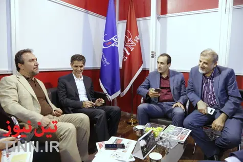 حضور مدیرعامل راه آهن در غرفه تین