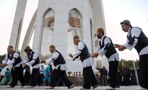 تصب پرچم یا حسین