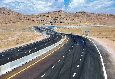 بیش از ۳۰۰۰ کیلومتر شبکه آزادراهی داریم