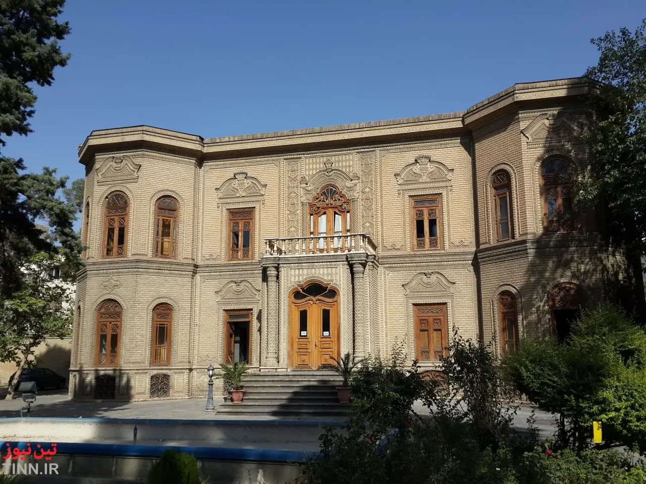 دنیای شیشه‌ها