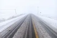 جاده‌ های آذربایجان‌ غربی لغزنده و بارانی است