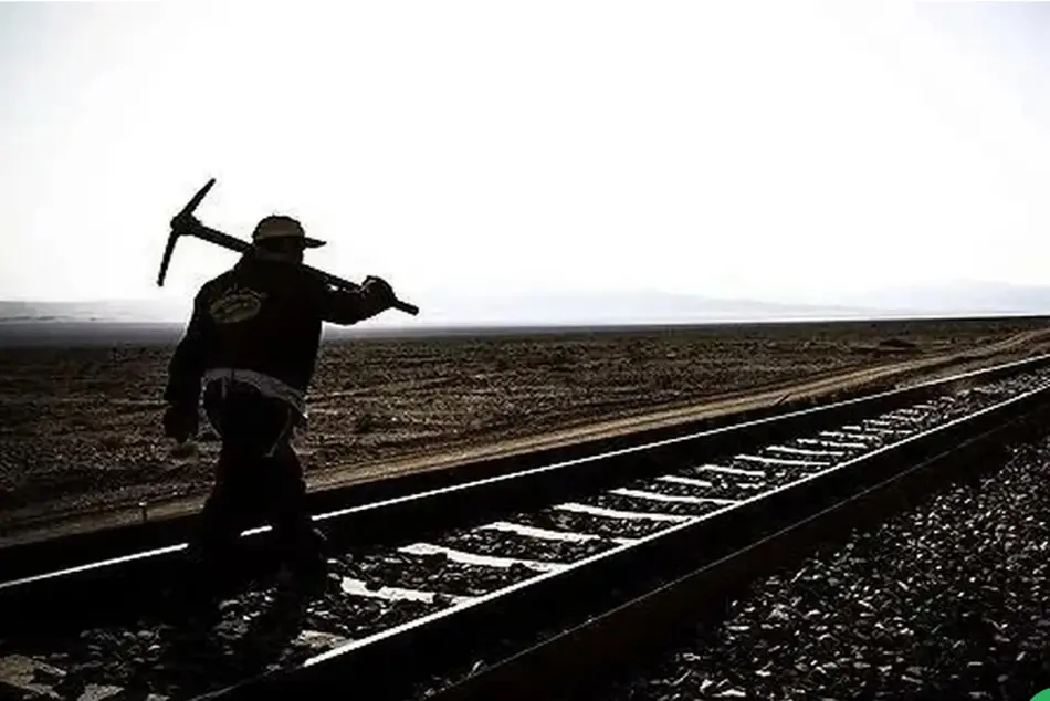 جان باختن ۴ کارگر راه آهن قزاقستان در حین تعویض ریل