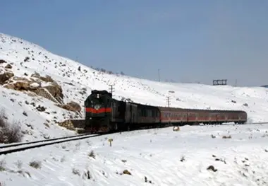 راه اندازی قطار فوق العاده رجا در مسیر تهران- قم برای پاسخگویی به مسافران جاده‌ای