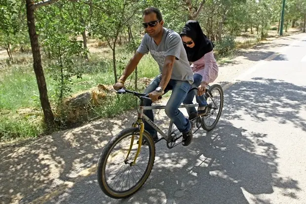  انجام مطالعات  آزادی خانم‌ها در استفاده از دوچرخه 