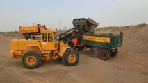 انجام تسطیح، پاک‌سازی و رگلاژ شانه راه‌ها در محورهای شهرستان آبیک

