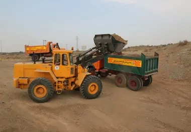 انجام تسطیح، پاک‌سازی و رگلاژ شانه راه‌ها در محورهای شهرستان آبیک

