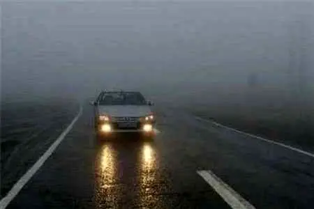 لغزندگی سطح جاده های زنجان بر اثر بارش باران / احتمال بارش برف در ارتفاعات