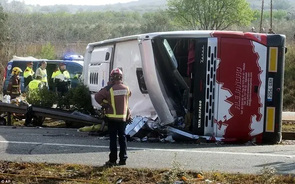 واژگونی اتوبوس در آلمان 40 زخمی بر جای گذاشت
